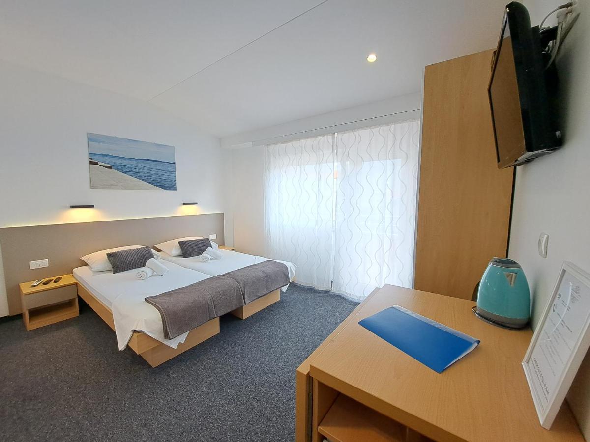 Rooms Zvonimir สโตเบรช ภายนอก รูปภาพ