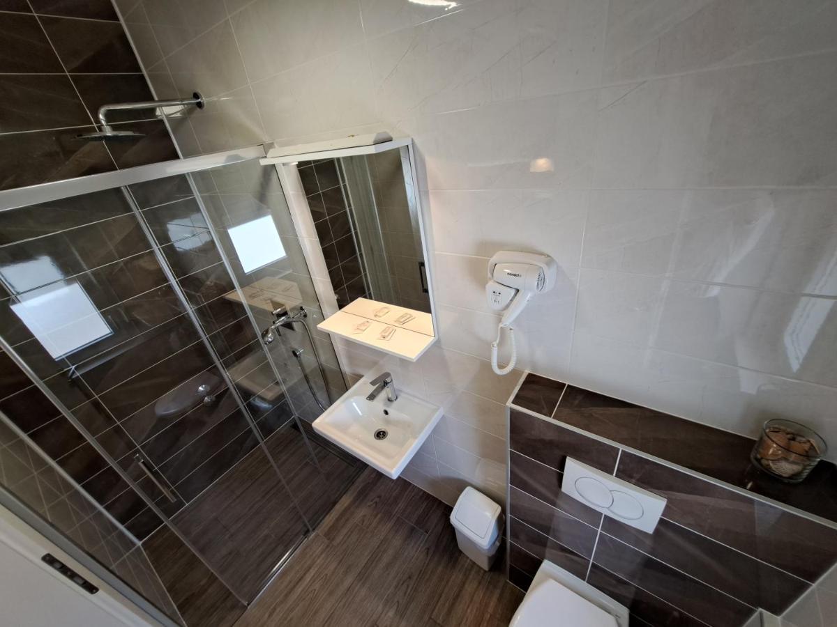 Rooms Zvonimir สโตเบรช ภายนอก รูปภาพ