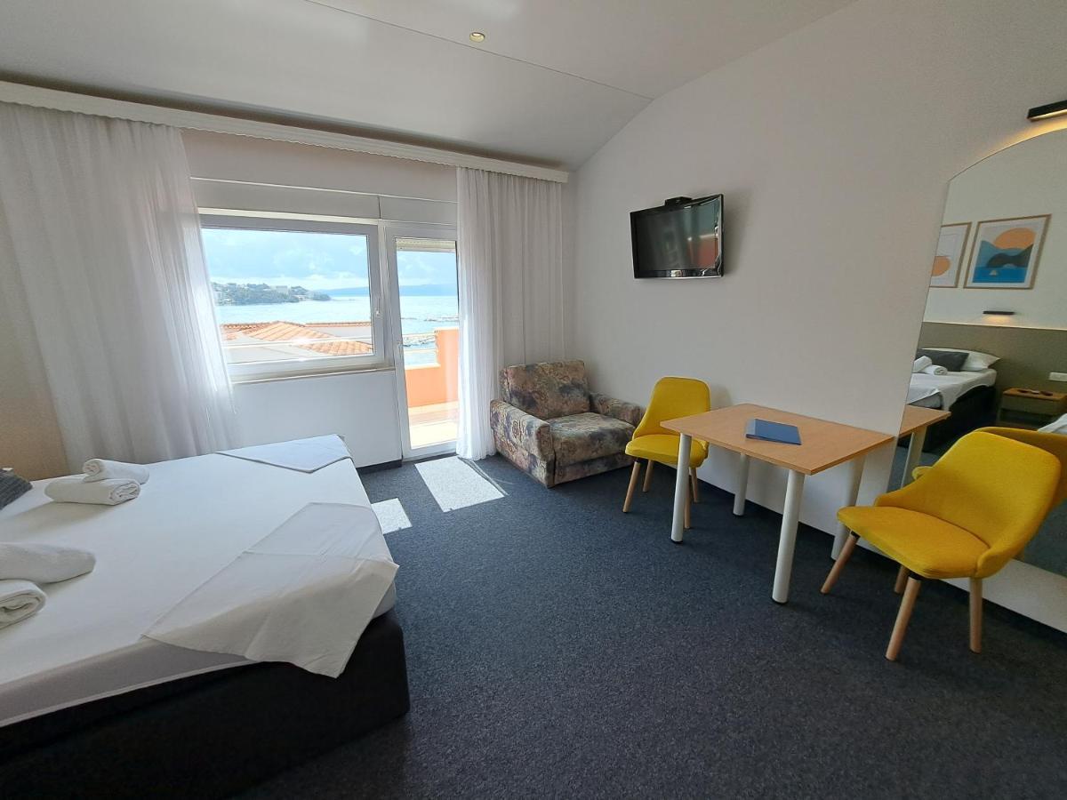 Rooms Zvonimir สโตเบรช ภายนอก รูปภาพ